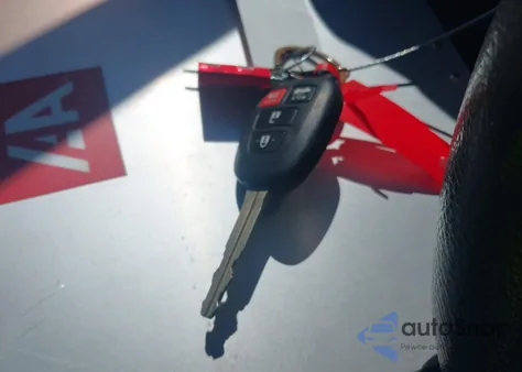 2016 Toyota Corolla Le Plus z USA, uszkodzony, nr VIN 2T1BURHEXGC500524